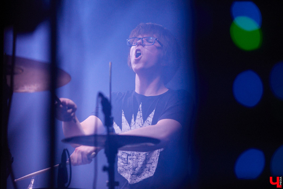 Врываемся в новый год с новыми релизами от музыкантов 33-го региона. Некоторые исполнители красиво завершили 2022 год, выпустив треки перед праздниками, а другие подогрели слушателей в самом начале 2023-го. Есть что послушать! 