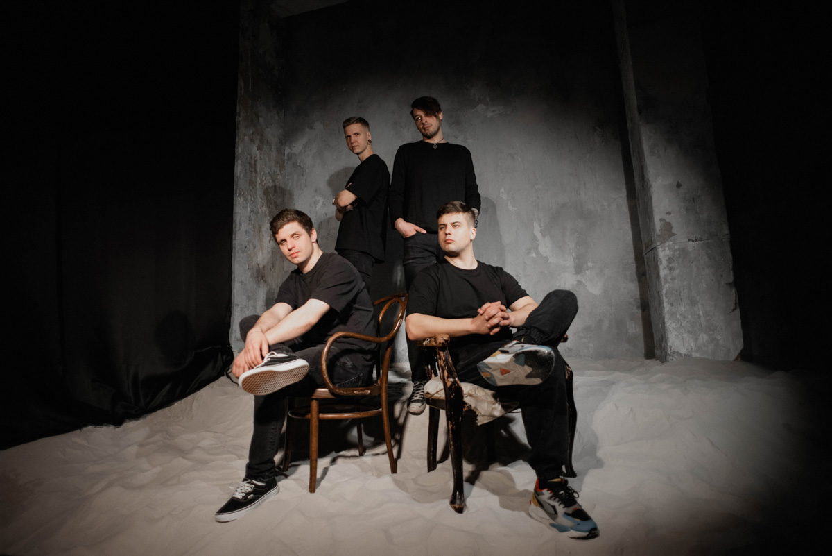 Врываемся в новый год с новыми релизами от музыкантов 33-го региона. Некоторые исполнители красиво завершили 2022 год, выпустив треки перед праздниками, а другие подогрели слушателей в самом начале 2023-го. Есть что послушать! 