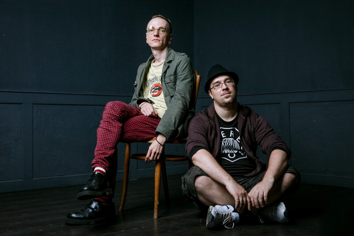 Врываемся в новый год с новыми релизами от музыкантов 33-го региона. Некоторые исполнители красиво завершили 2022 год, выпустив треки перед праздниками, а другие подогрели слушателей в самом начале 2023-го. Есть что послушать! 