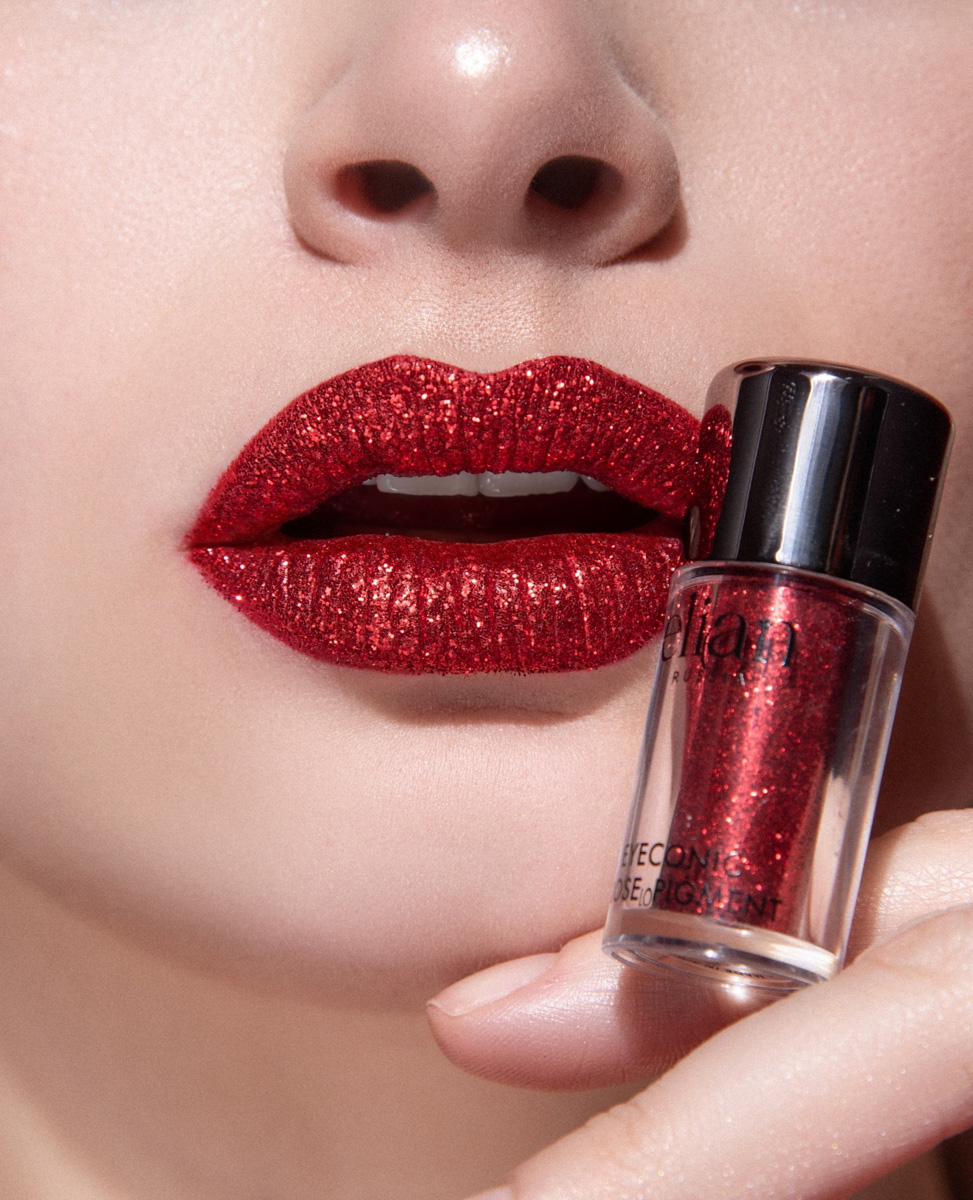 Трудолюбие — секрет успеха, поэтому, когда увидите портрет Елизаветы Иоды на рекламном стенде в крупном магазине косметики, сильно не удивляйтесь. Кольчугинская Дейнерис снова продемонстрировала свой профессионализм и стала амбассадором бренда декоративной косметики с русской душой Elian.