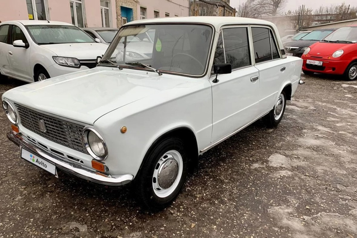 Задумались о покупке нового автомобиля, но хочется чего-то необычного? Тогда обратите внимание на нашу подборку. Эти машины довольно редко встречаются на дорогах сегодня, но их реально приобрести. Причем во Владимирской области. И сделать это могут люди с совершенно разным достатком. Погнали! 