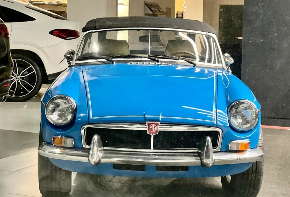 Задумались о покупке нового автомобиля, но хочется чего-то необычного? Тогда обратите внимание на нашу подборку. Эти машины довольно редко встречаются на дорогах сегодня, но их реально приобрести. Причем во Владимирской области. И сделать это могут люди с совершенно разным достатком. Погнали! 