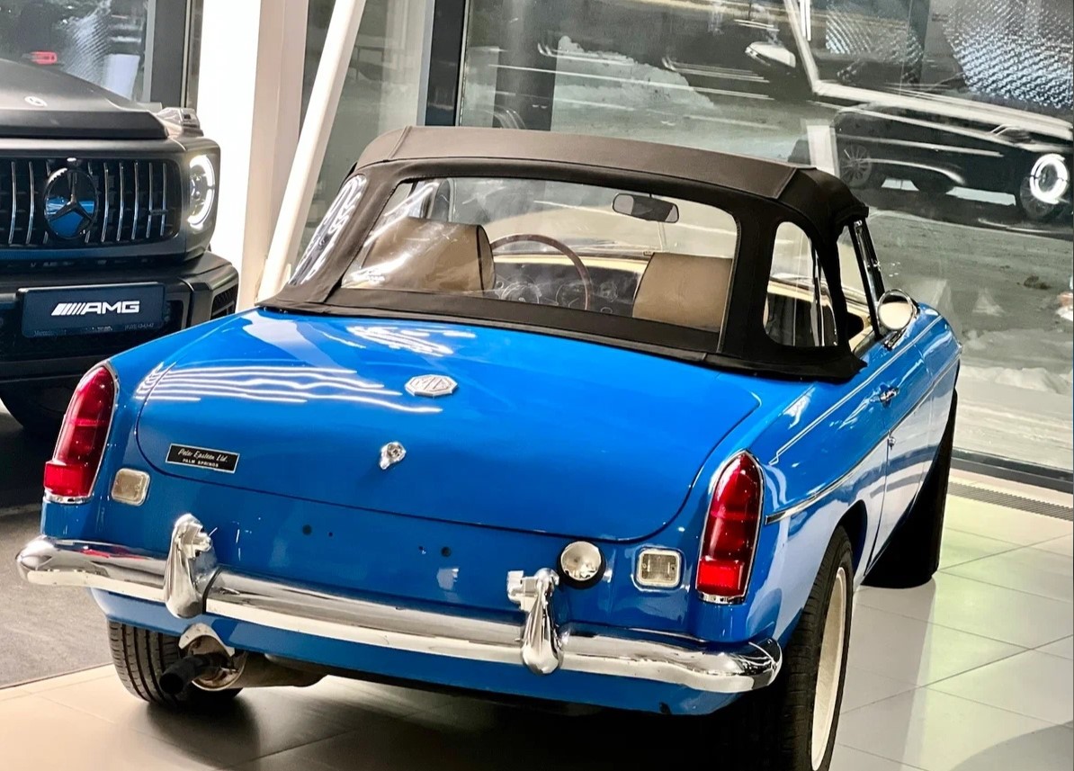 Задумались о покупке нового автомобиля, но хочется чего-то необычного? Тогда обратите внимание на нашу подборку. Эти машины довольно редко встречаются на дорогах сегодня, но их реально приобрести. Причем во Владимирской области. И сделать это могут люди с совершенно разным достатком. Погнали! 