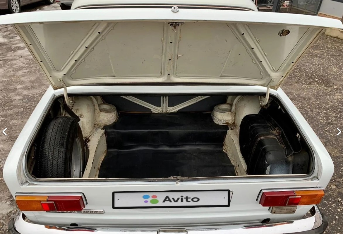 Задумались о покупке нового автомобиля, но хочется чего-то необычного? Тогда обратите внимание на нашу подборку. Эти машины довольно редко встречаются на дорогах сегодня, но их реально приобрести. Причем во Владимирской области. И сделать это могут люди с совершенно разным достатком. Погнали! 