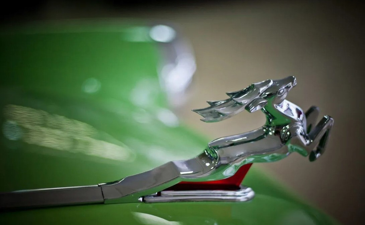 Задумались о покупке нового автомобиля, но хочется чего-то необычного? Тогда обратите внимание на нашу подборку. Эти машины довольно редко встречаются на дорогах сегодня, но их реально приобрести. Причем во Владимирской области. И сделать это могут люди с совершенно разным достатком. Погнали! 