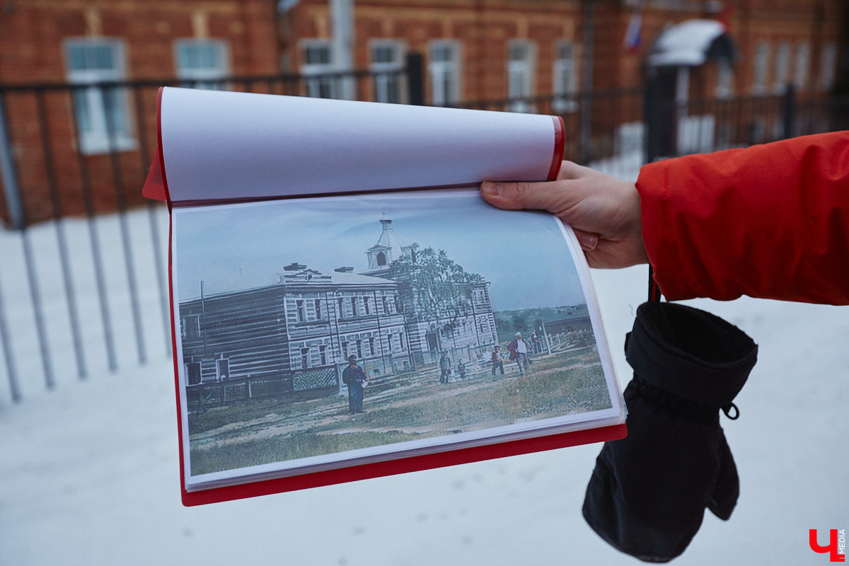 Относиться к эпатажному, своенравному, не всегда трезвому представителю русской литературы можно по-всякому, но без интереса следить за его похождениями невозможно. Доказываем это прогулкой с экскурсоводом Владимиром Новиковым по местам лихого студенчества Венички Ерофеева. Встречаемся у школы-интерната на Стрелецкой, надеваем уютные тапочки и потопали!