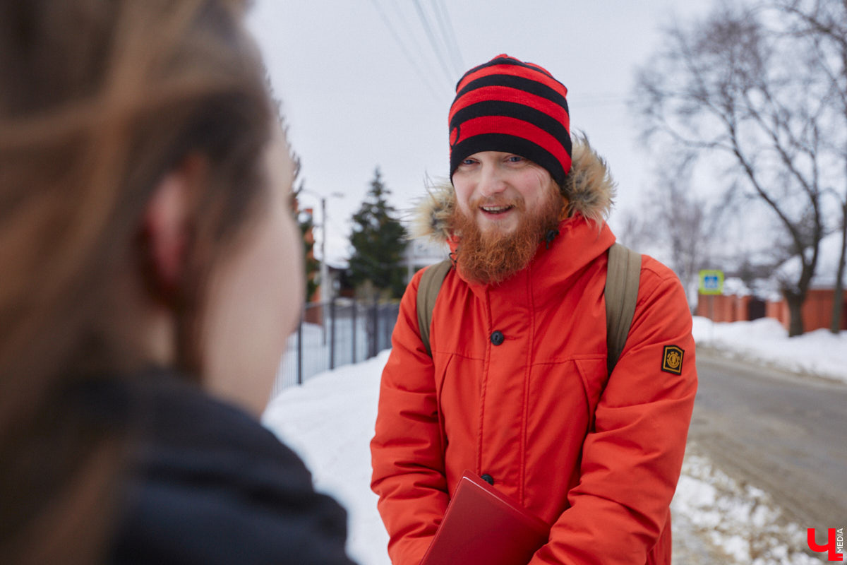 Относиться к эпатажному, своенравному, не всегда трезвому представителю русской литературы можно по-всякому, но без интереса следить за его похождениями невозможно. Доказываем это прогулкой с экскурсоводом Владимиром Новиковым по местам лихого студенчества Венички Ерофеева. Встречаемся у школы-интерната на Стрелецкой, надеваем уютные тапочки и потопали!