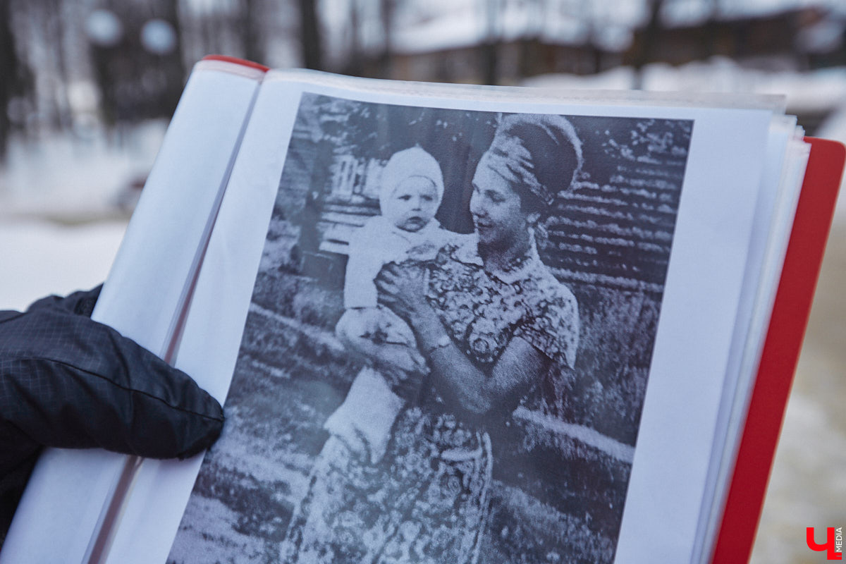 Относиться к эпатажному, своенравному, не всегда трезвому представителю русской литературы можно по-всякому, но без интереса следить за его похождениями невозможно. Доказываем это прогулкой с экскурсоводом Владимиром Новиковым по местам лихого студенчества Венички Ерофеева. Встречаемся у школы-интерната на Стрелецкой, надеваем уютные тапочки и потопали!
