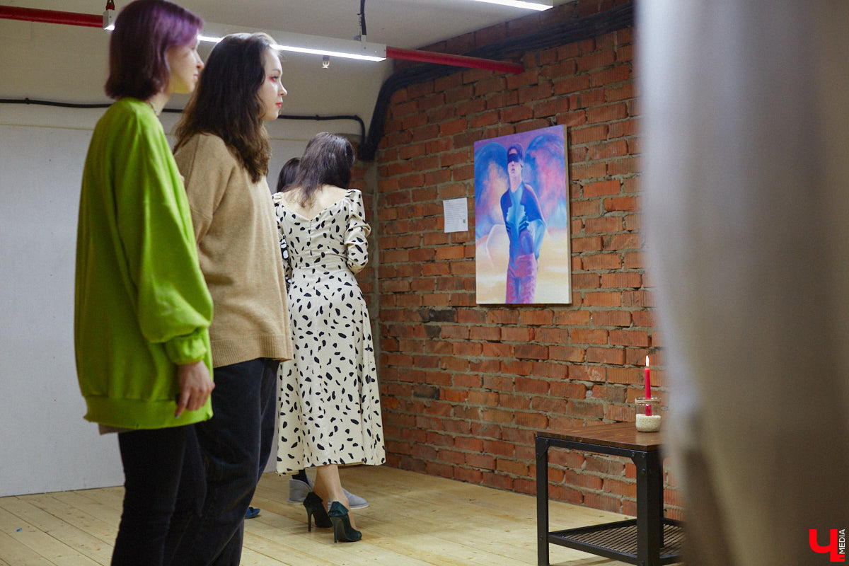 Как выразить чувство искренней любви, боль от потери, надежду на лучшее? Как зафиксировать каждое движение души, зримо воплотить свои размышления о жизни и смерти? Екатерина Пакина, взявшая себе творческий псевдоним Кауа, нашла для себя три разных способа самовыражения.