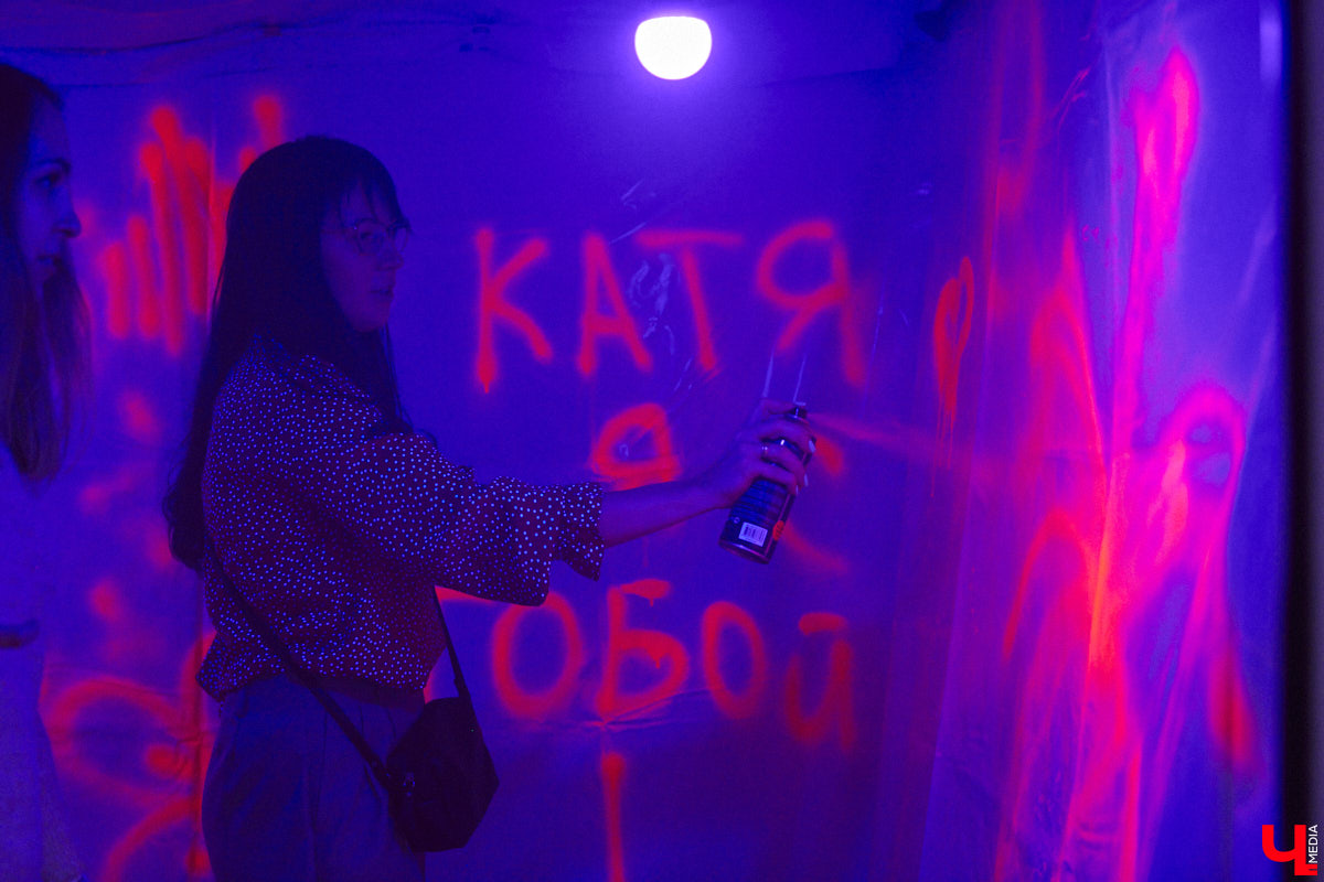 Как выразить чувство искренней любви, боль от потери, надежду на лучшее? Как зафиксировать каждое движение души, зримо воплотить свои размышления о жизни и смерти? Екатерина Пакина, взявшая себе творческий псевдоним Кауа, нашла для себя три разных способа самовыражения.