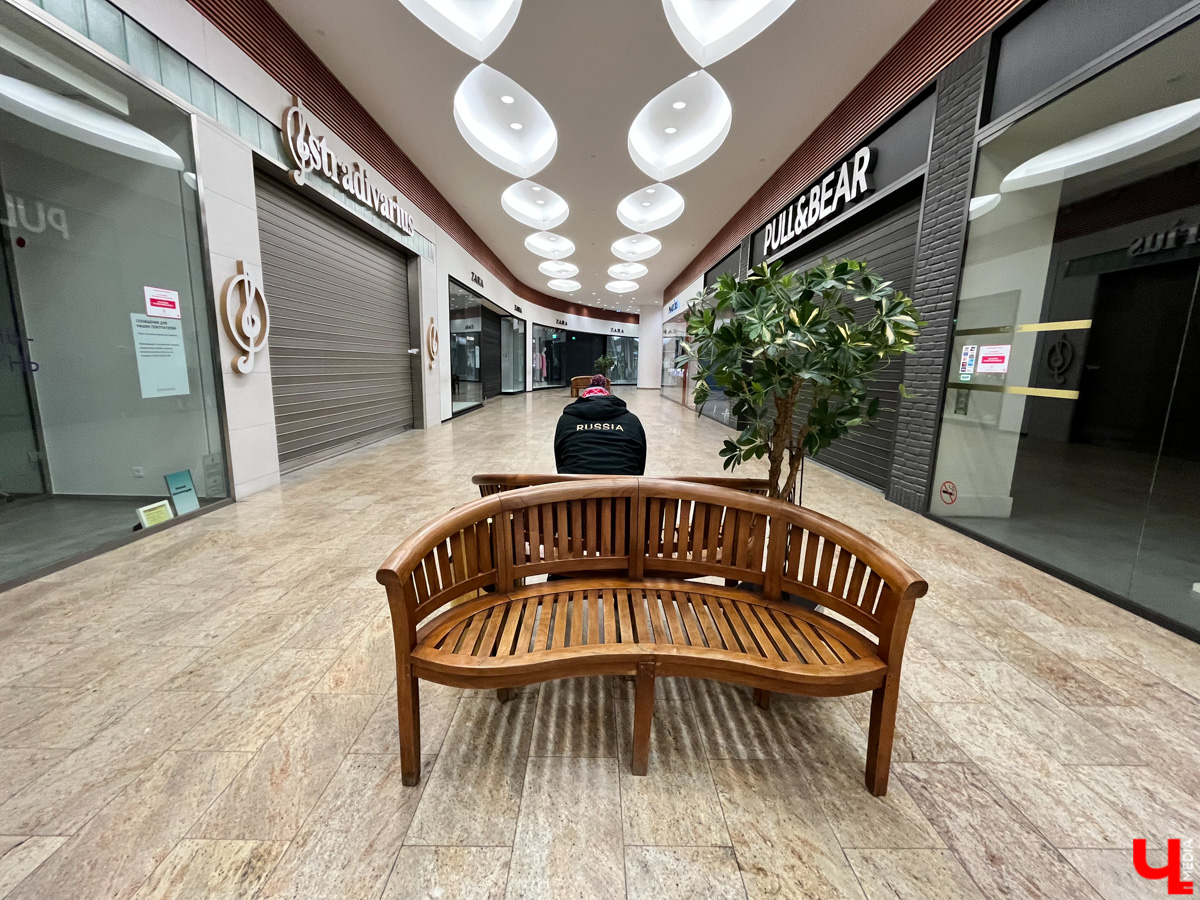 Популярные магазины одежды возвращаются в Россию под новой вывеской. Уже весной этого года Zara сменит название и откроет свои двери для покупателей. Во Владимире, как можно предположить из объявления на сайте по поиску персонала, тоже начались приготовления.