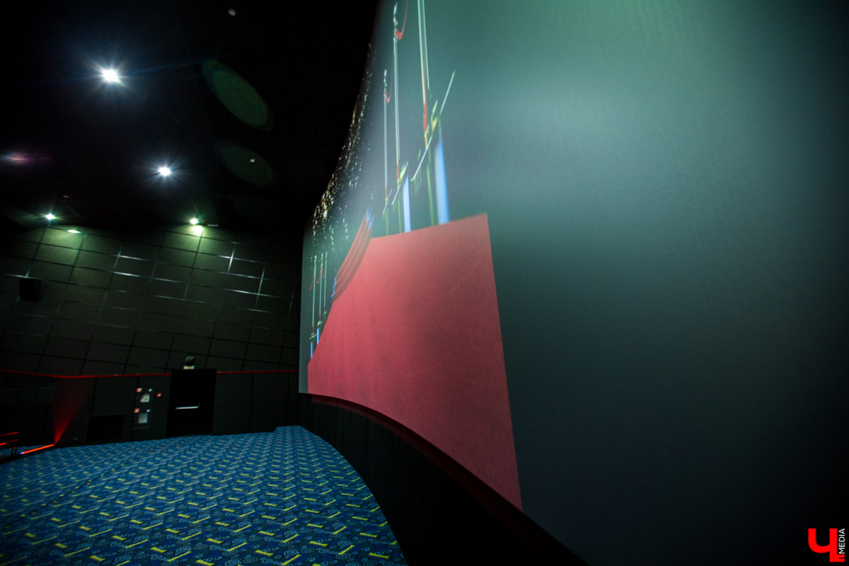 Вы уже успели посмотреть фильм для всей семьи «Чебурашка»? Если нет, то стоит позаботиться о билетах заранее. По всей стране комедийное фэнтези бьет рекорды проката. Во Владимире тоже аншлаги даже на некоторые сеансы в будни.