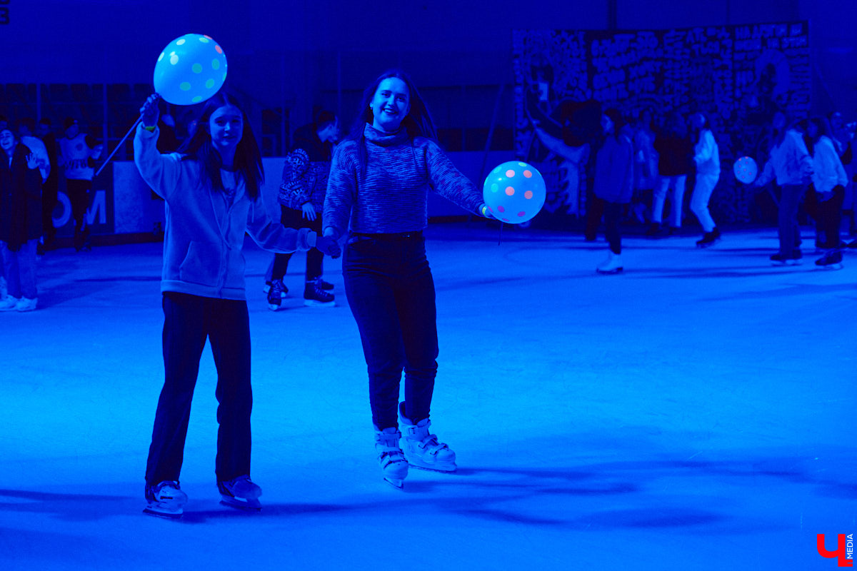 Владимирские студенты отметили Татьянин день на льду. Учащихся города пригласили на неоновую дискотеку. Праздник продолжался почти три часа. Если вы были на катке, ищите себя на фото от «Ключ-Медиа».