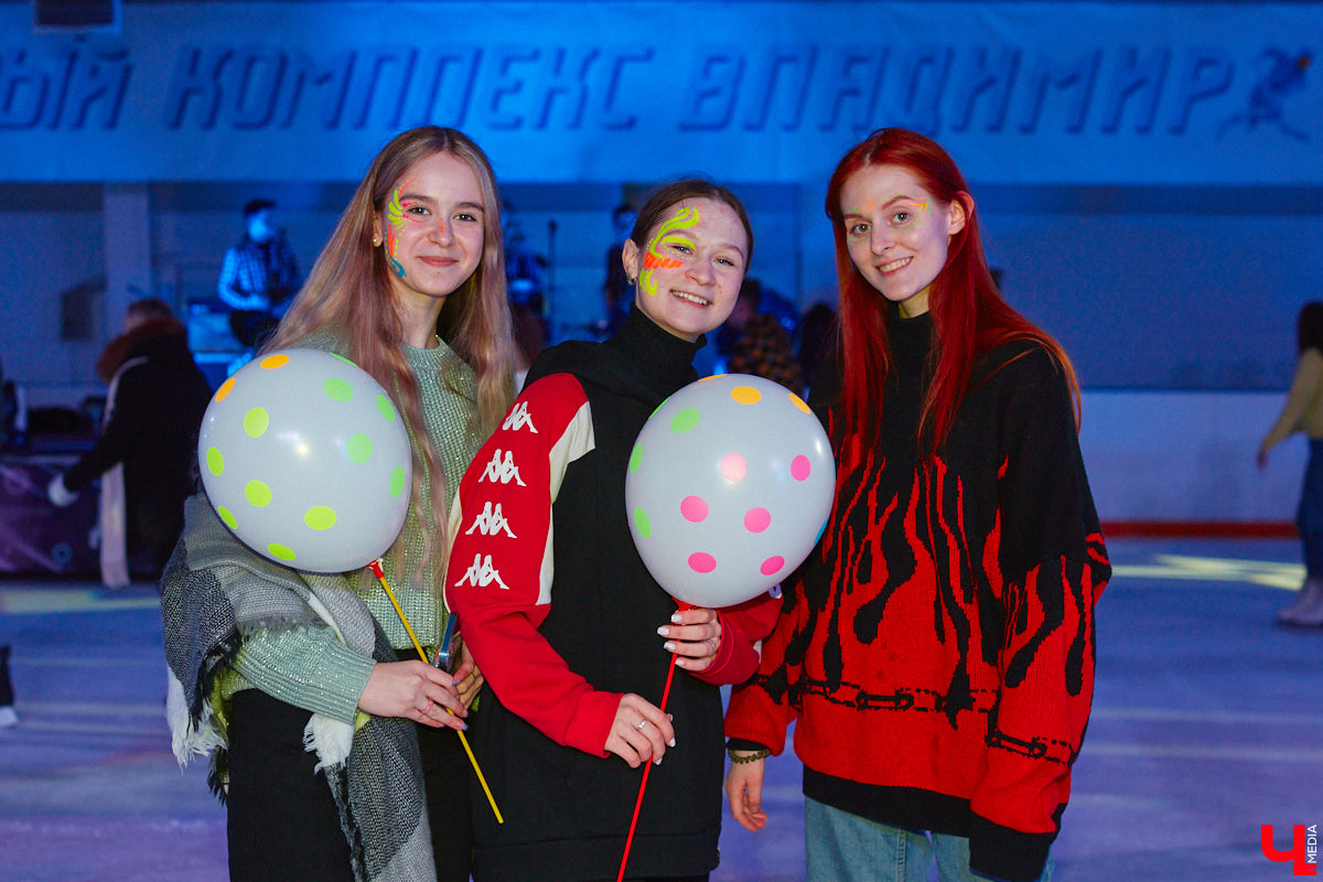 Владимирские студенты отметили Татьянин день на льду. Учащихся города пригласили на неоновую дискотеку. Праздник продолжался почти три часа. Если вы были на катке, ищите себя на фото от «Ключ-Медиа».