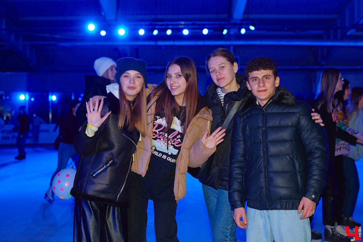Владимирские студенты отметили Татьянин день на льду. Учащихся города пригласили на неоновую дискотеку. Праздник продолжался почти три часа. Если вы были на катке, ищите себя на фото от «Ключ-Медиа».