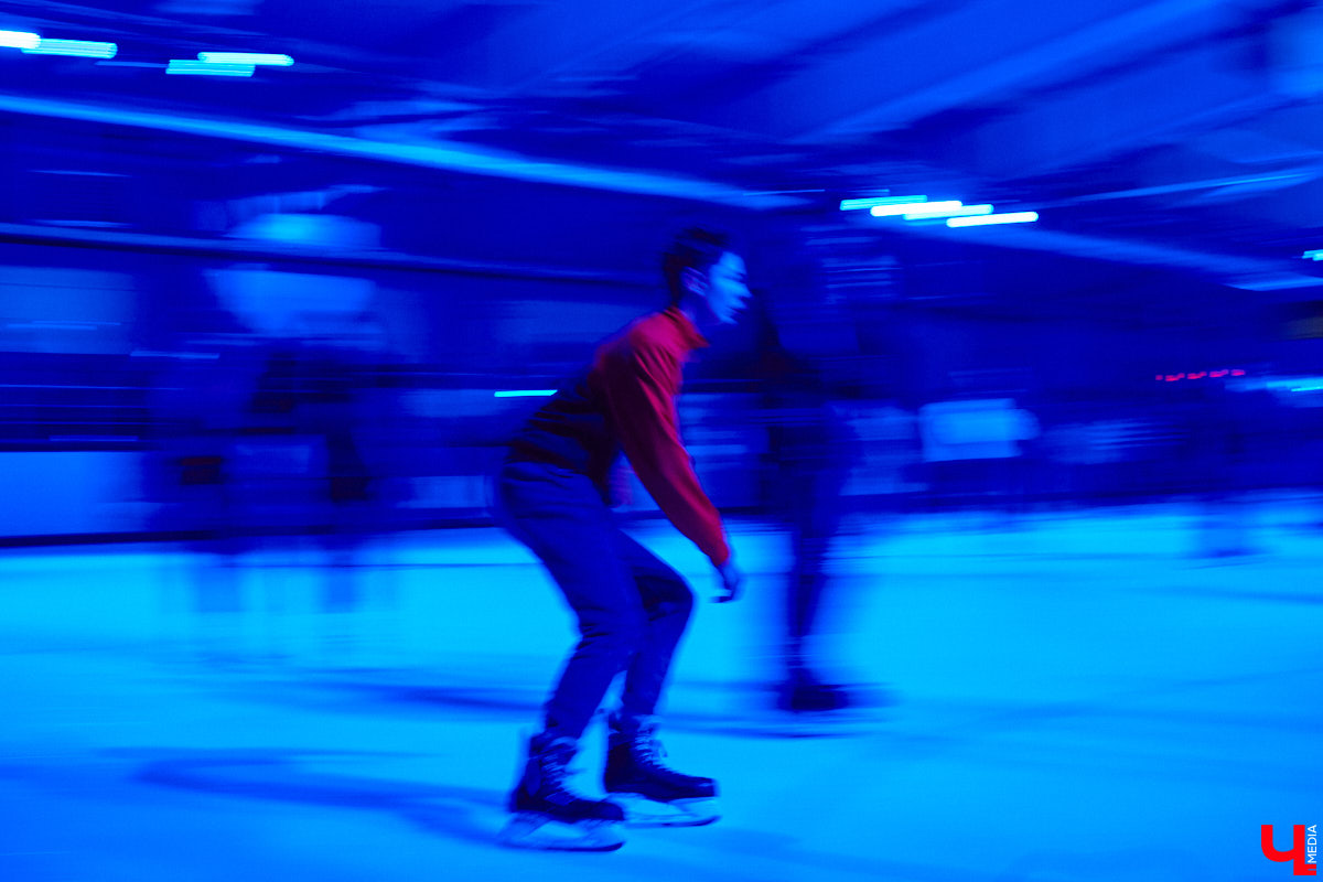 Владимирские студенты отметили Татьянин день на льду. Учащихся города пригласили на неоновую дискотеку. Праздник продолжался почти три часа. Если вы были на катке, ищите себя на фото от «Ключ-Медиа».