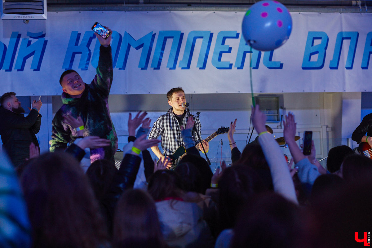 Владимирские студенты отметили Татьянин день на льду. Учащихся города пригласили на неоновую дискотеку. Праздник продолжался почти три часа. Если вы были на катке, ищите себя на фото от «Ключ-Медиа».