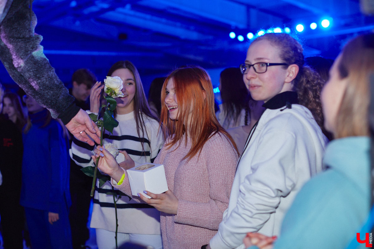 Владимирские студенты отметили Татьянин день на льду. Учащихся города пригласили на неоновую дискотеку. Праздник продолжался почти три часа. Если вы были на катке, ищите себя на фото от «Ключ-Медиа».