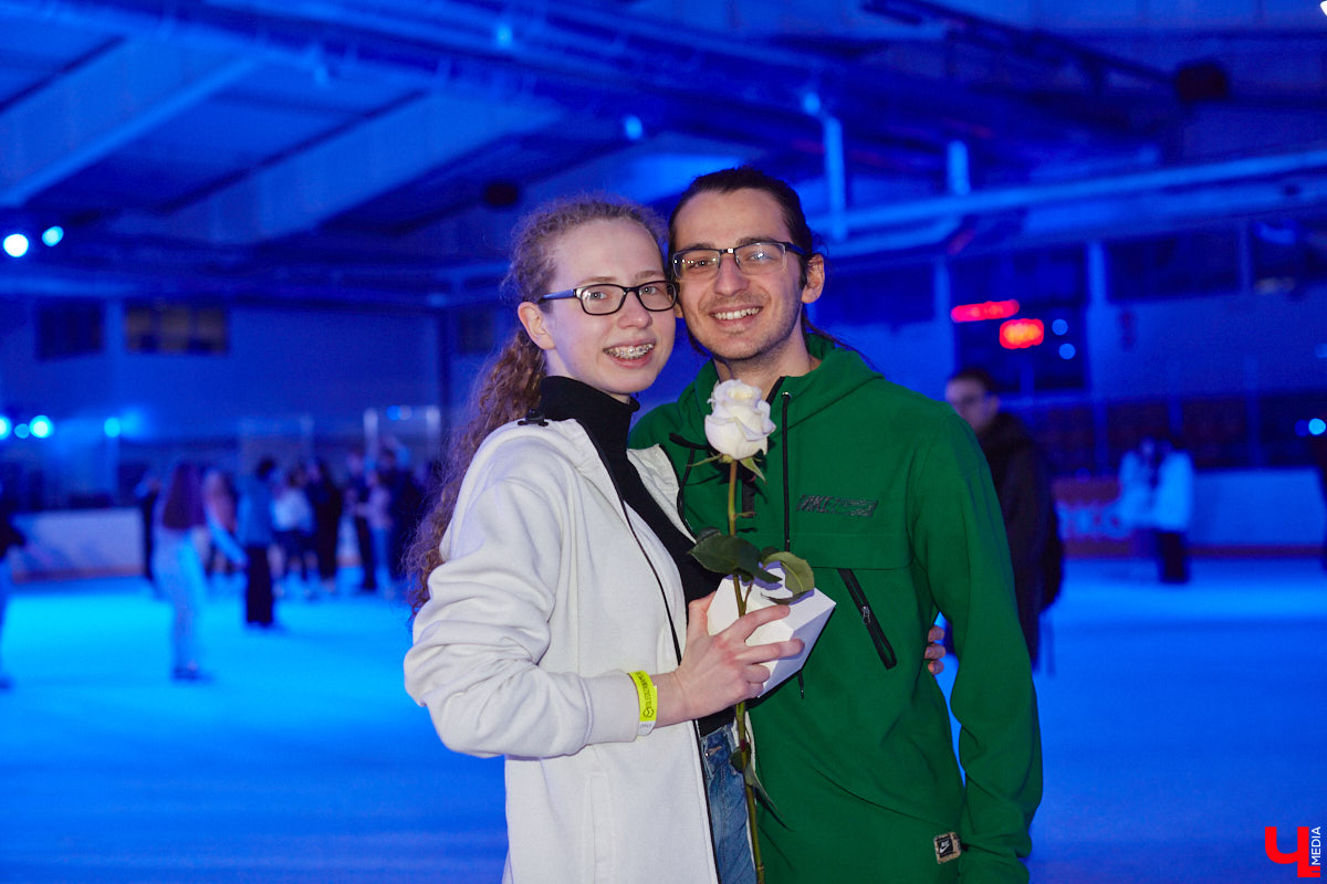 Владимирские студенты отметили Татьянин день на льду. Учащихся города пригласили на неоновую дискотеку. Праздник продолжался почти три часа. Если вы были на катке, ищите себя на фото от «Ключ-Медиа».