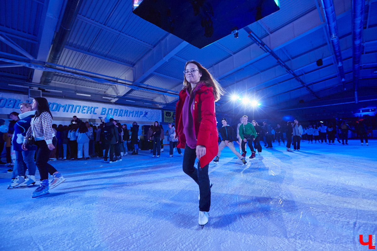 Владимирские студенты отметили Татьянин день на льду. Учащихся города пригласили на неоновую дискотеку. Праздник продолжался почти три часа. Если вы были на катке, ищите себя на фото от «Ключ-Медиа».