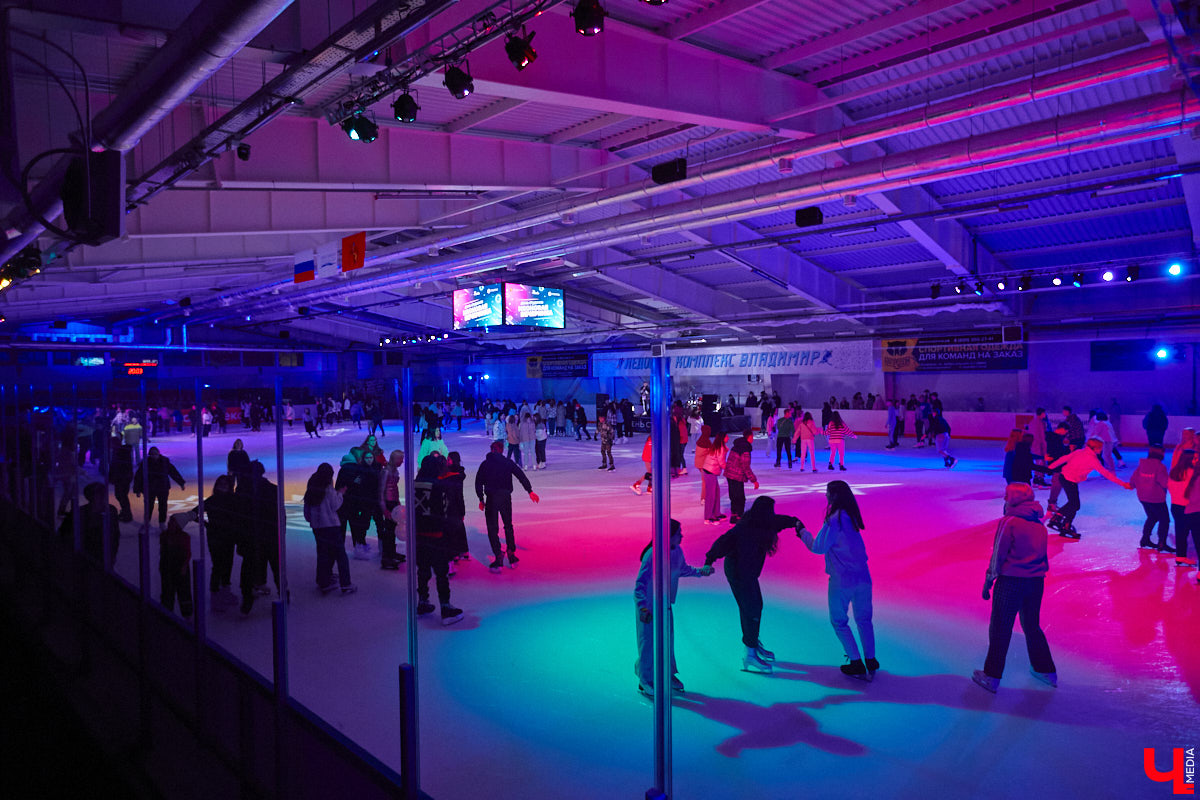 Владимирские студенты отметили Татьянин день на льду. Учащихся города пригласили на неоновую дискотеку. Праздник продолжался почти три часа. Если вы были на катке, ищите себя на фото от «Ключ-Медиа».
