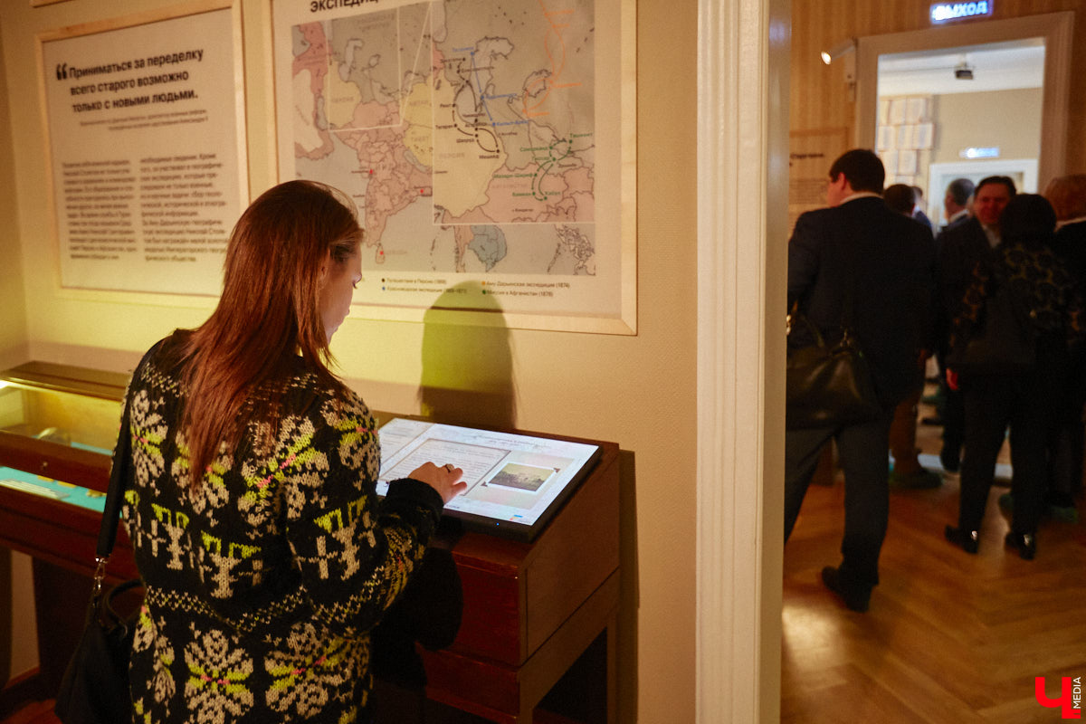 Под конец января, спустя три года реставрации, двери обновлённого Дома-музея Столетовых открылись. План по модернизации выполнен, теперь находиться в жилище семьи Столетовых стало ещё интереснее: внутри стильно, модно, молодёжно, интерактивно. Если раньше до этой культурной локации ноги вас не доводили, то пора ситуацию исправлять. Почему? Рассказываем и показываем в материале.