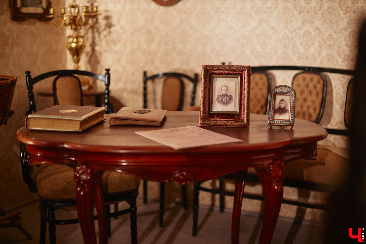 Под конец января, спустя три года реставрации, двери обновлённого Дома-музея Столетовых открылись. План по модернизации выполнен, теперь находиться в жилище семьи Столетовых стало ещё интереснее: внутри стильно, модно, молодёжно, интерактивно. Если раньше до этой культурной локации ноги вас не доводили, то пора ситуацию исправлять. Почему? Рассказываем и показываем в материале.