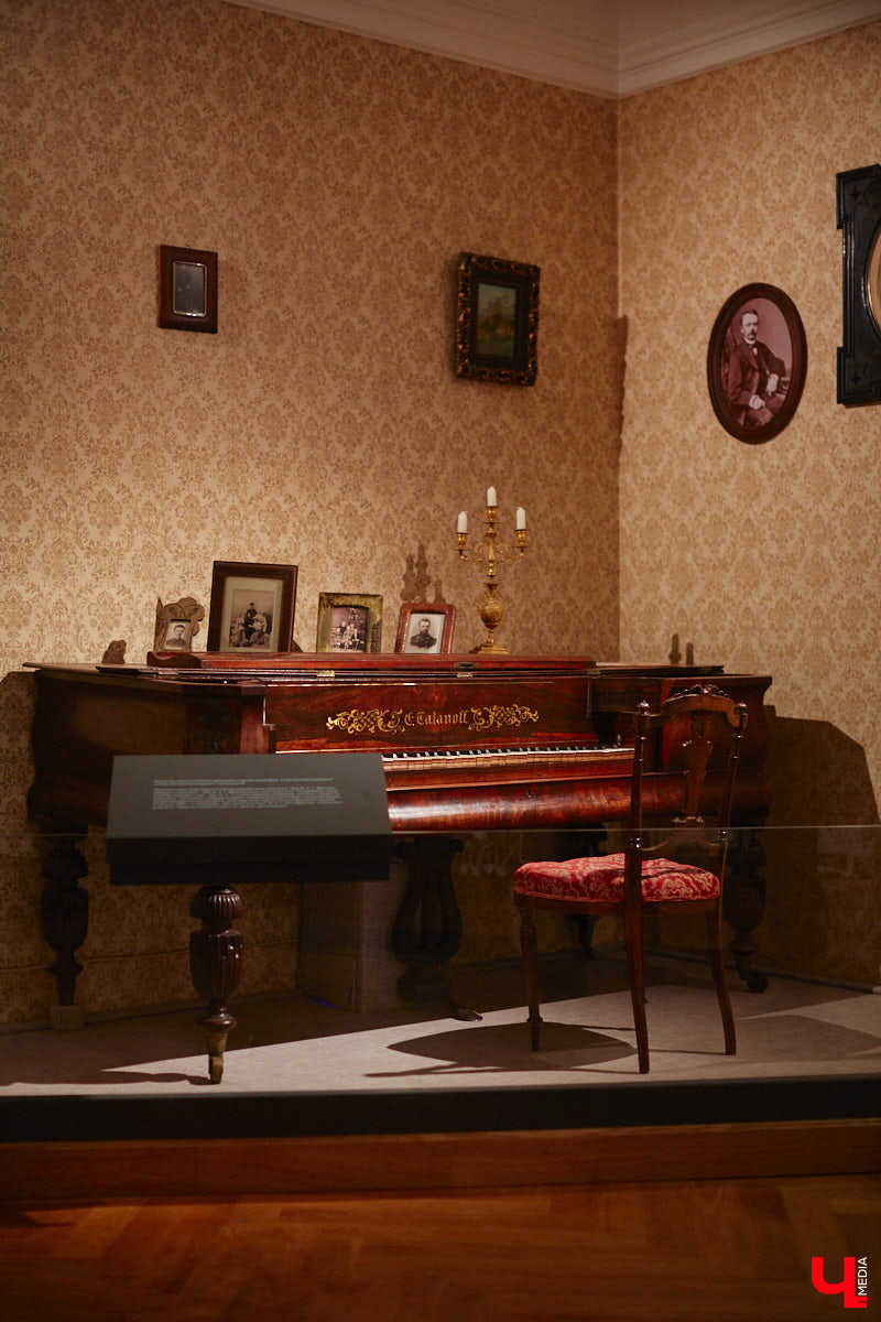 Под конец января, спустя три года реставрации, двери обновлённого Дома-музея Столетовых открылись. План по модернизации выполнен, теперь находиться в жилище семьи Столетовых стало ещё интереснее: внутри стильно, модно, молодёжно, интерактивно. Если раньше до этой культурной локации ноги вас не доводили, то пора ситуацию исправлять. Почему? Рассказываем и показываем в материале.