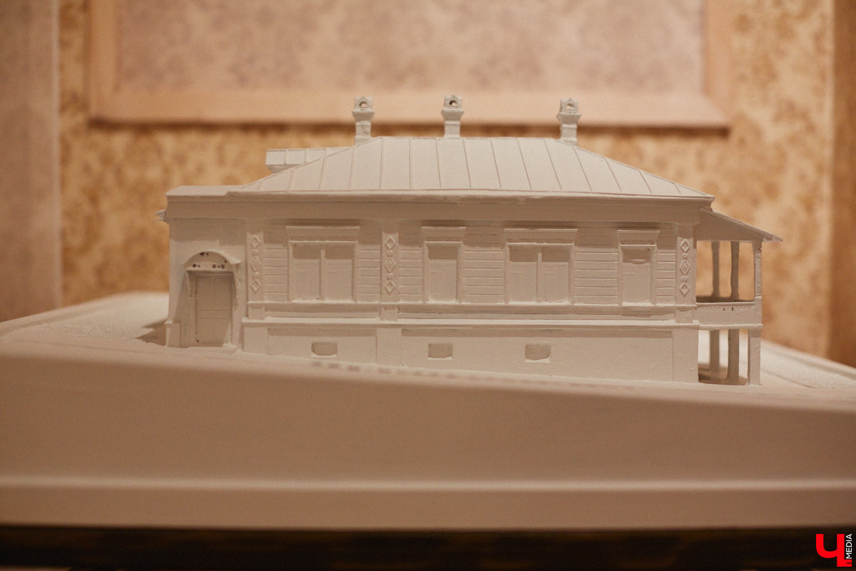 Под конец января, спустя три года реставрации, двери обновлённого Дома-музея Столетовых открылись. План по модернизации выполнен, теперь находиться в жилище семьи Столетовых стало ещё интереснее: внутри стильно, модно, молодёжно, интерактивно. Если раньше до этой культурной локации ноги вас не доводили, то пора ситуацию исправлять. Почему? Рассказываем и показываем в материале.