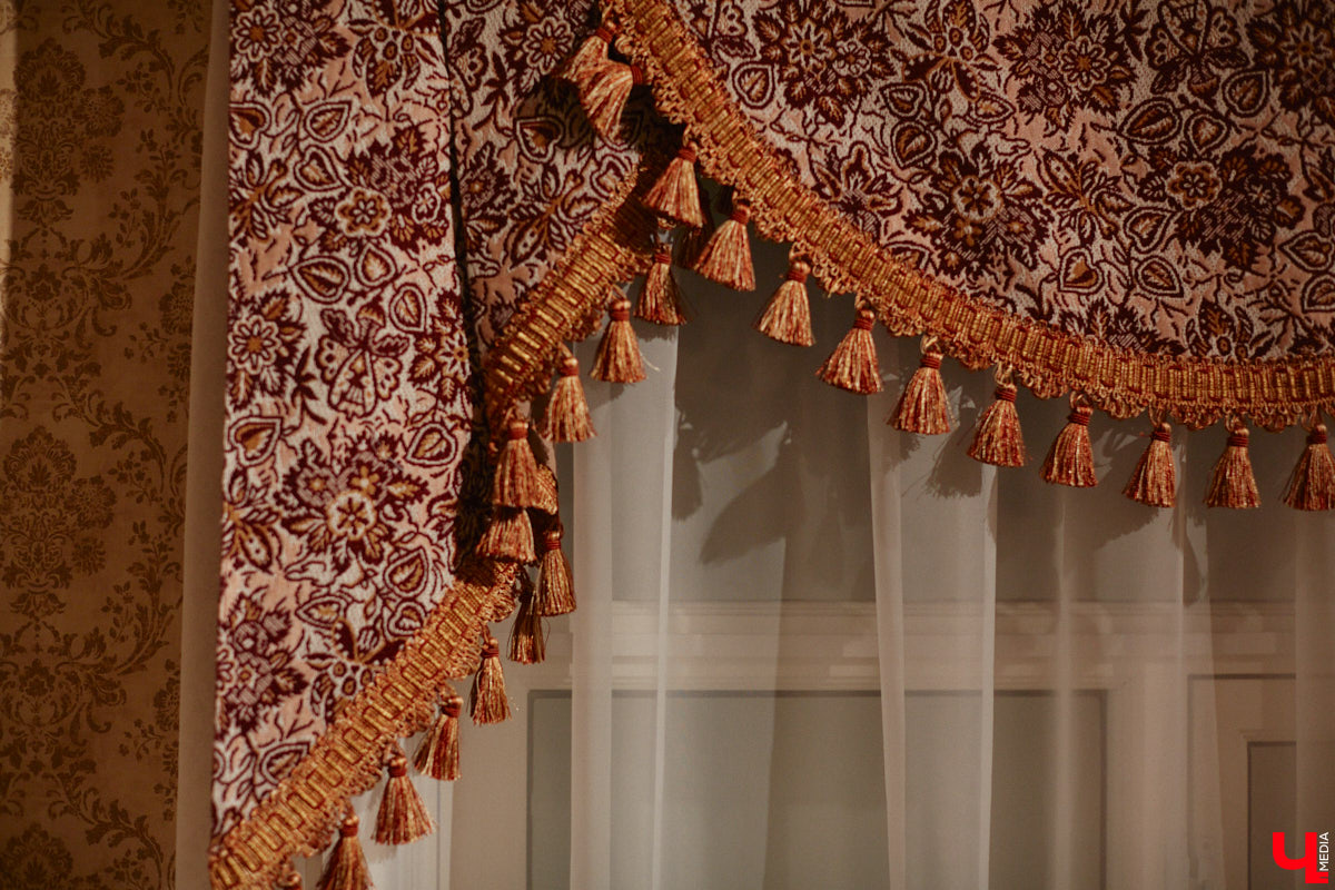 Под конец января, спустя три года реставрации, двери обновлённого Дома-музея Столетовых открылись. План по модернизации выполнен, теперь находиться в жилище семьи Столетовых стало ещё интереснее: внутри стильно, модно, молодёжно, интерактивно. Если раньше до этой культурной локации ноги вас не доводили, то пора ситуацию исправлять. Почему? Рассказываем и показываем в материале.