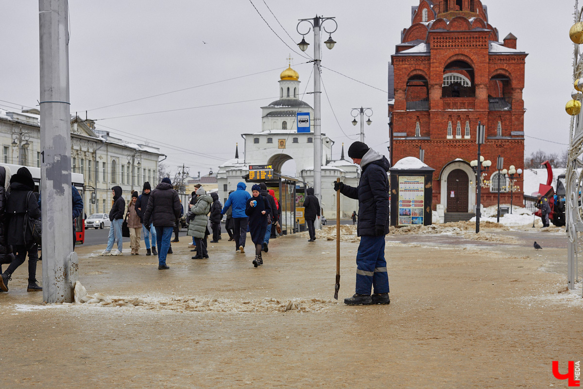 Увы, с 10 февраля за проезд в общественном транспорте владимирцам придется платить больше. Но есть и хорошие новости. Например, обсуждение выделенных полос для автобусов и троллейбусов и создание на улицах города интеллектуальной транспортной системы.