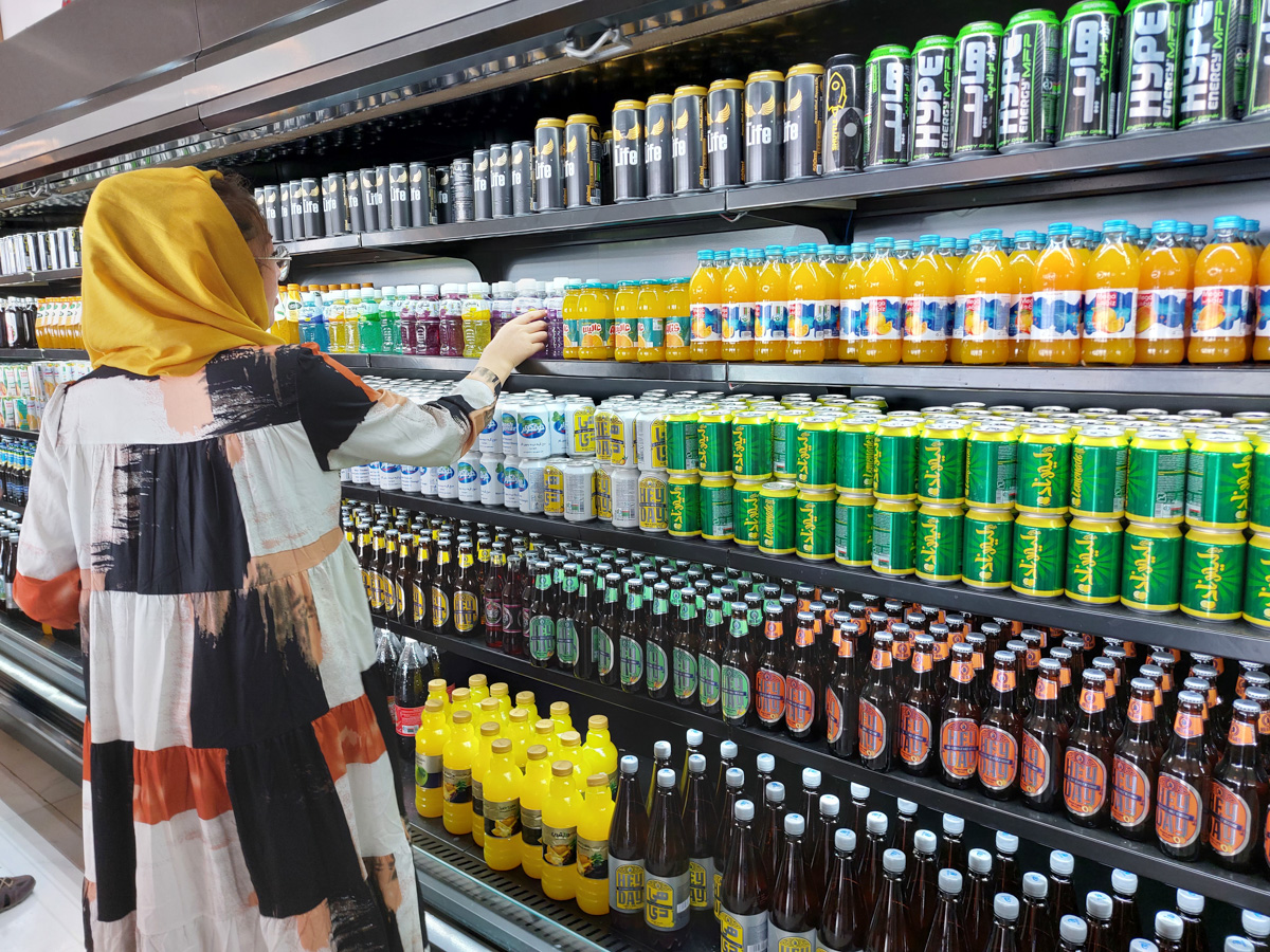 Владимирский документалист-исследователь Андрей Дубровский в феврале выпустит первую книгу о путешествии в Иран. Стоит ли россиянам ехать в страну с «оси зла»? Опасна ли она для туристов? И что можно в стране, где ничего нельзя? Ищите ответы в нашем интервью.