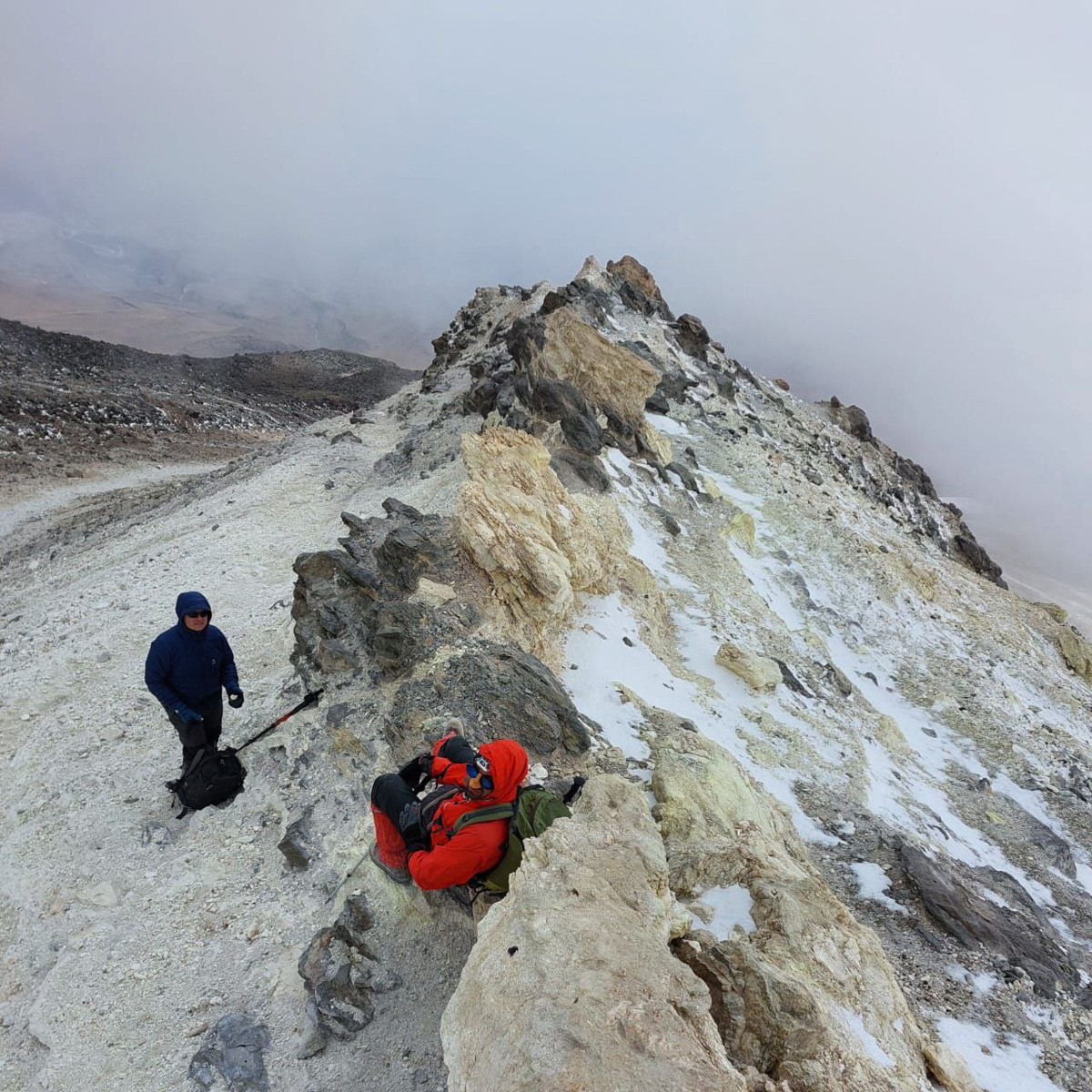 Владимирский документалист-исследователь Андрей Дубровский в феврале выпустит первую книгу о путешествии в Иран. Стоит ли россиянам ехать в страну с «оси зла»? Опасна ли она для туристов? И что можно в стране, где ничего нельзя? Ищите ответы в нашем интервью.