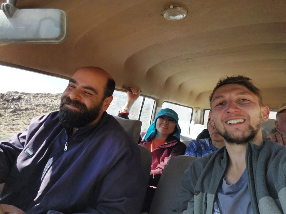 Владимирский документалист-исследователь Андрей Дубровский в феврале выпустит первую книгу о путешествии в Иран. Стоит ли россиянам ехать в страну с «оси зла»? Опасна ли она для туристов? И что можно в стране, где ничего нельзя? Ищите ответы в нашем интервью.