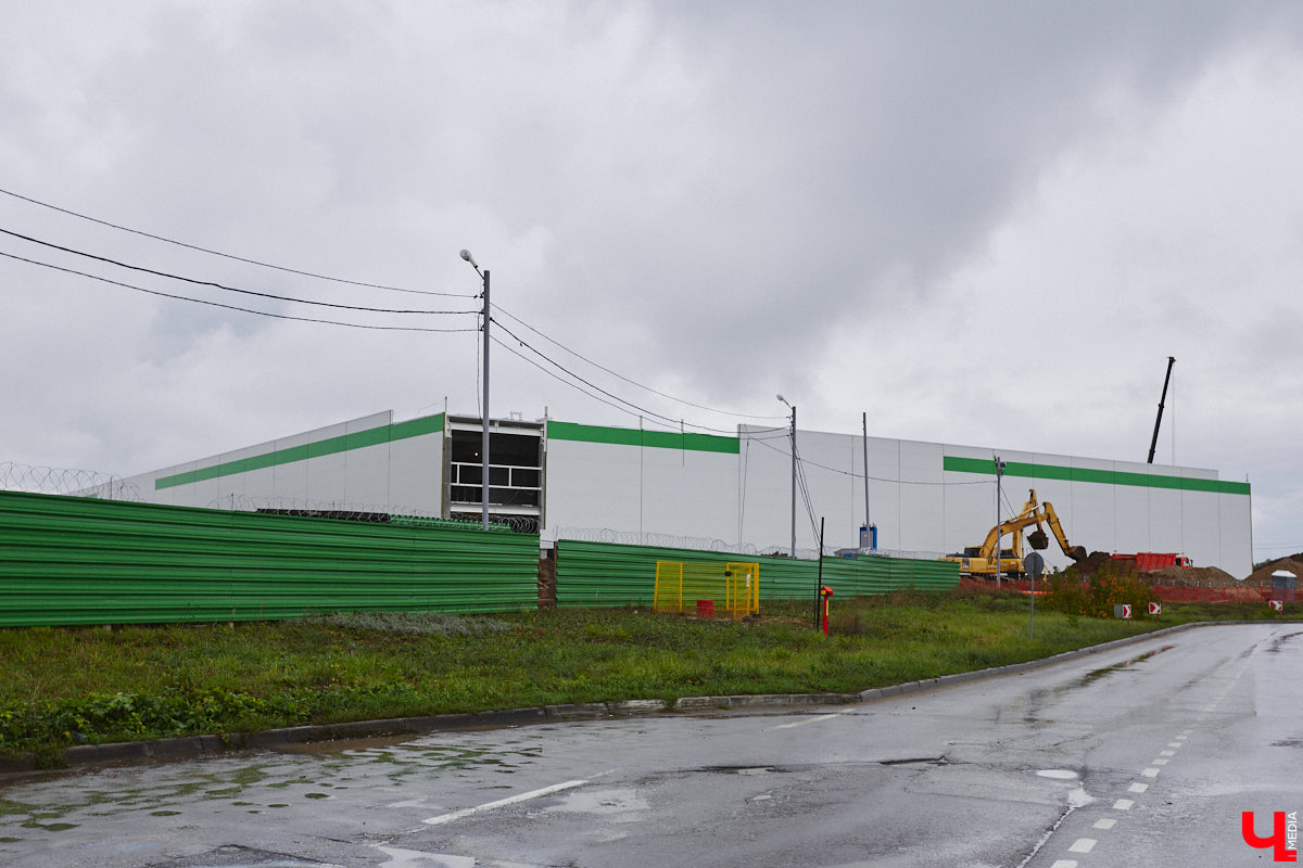 Люди устроены таким образом, что всегда чего-нибудь ждут. Например, открытия объектов, которые, к сожалению, иногда превращаются в долгострои, а то и вовсе остаются лишь на бумаге. Сегодня речь пойдет о трех из них.