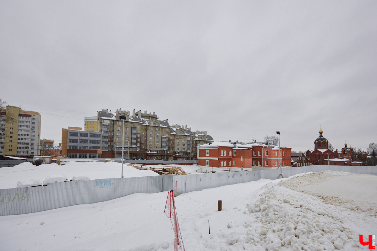 Люди устроены таким образом, что всегда чего-нибудь ждут. Например, открытия объектов, которые, к сожалению, иногда превращаются в долгострои, а то и вовсе остаются лишь на бумаге. Сегодня речь пойдет о трех из них.