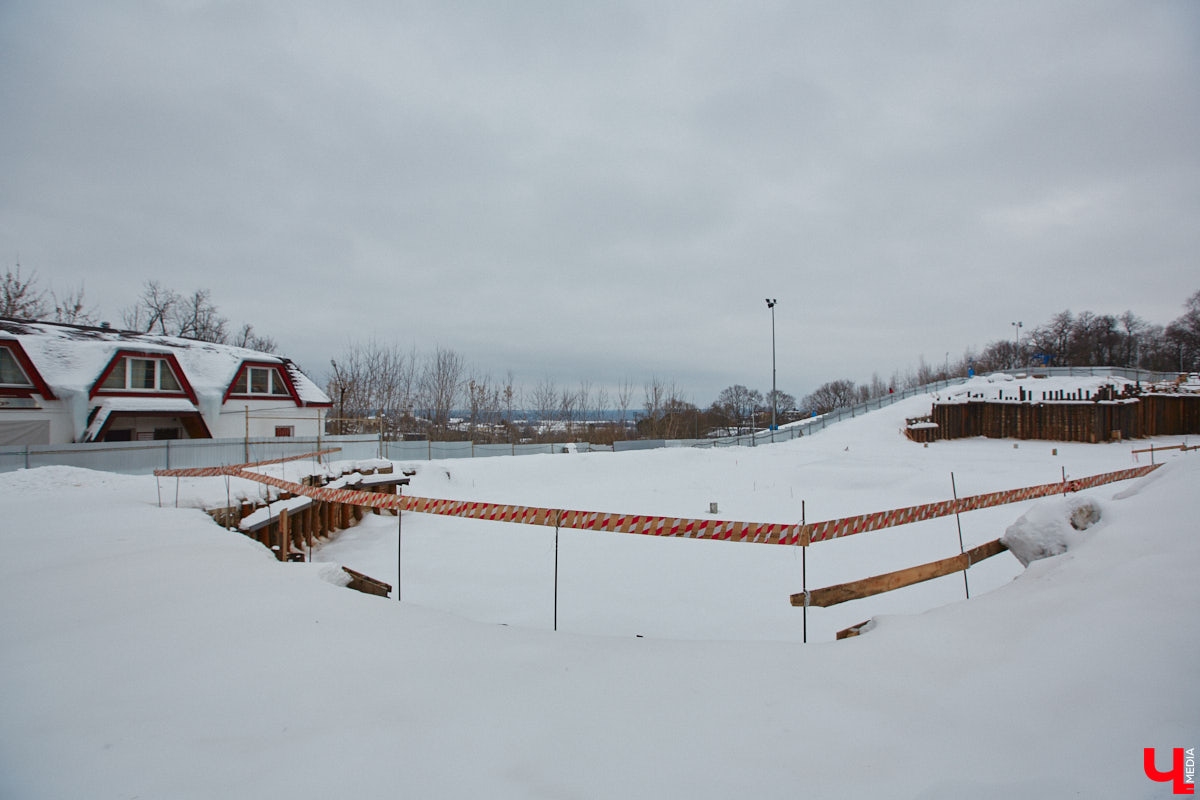 Люди устроены таким образом, что всегда чего-нибудь ждут. Например, открытия объектов, которые, к сожалению, иногда превращаются в долгострои, а то и вовсе остаются лишь на бумаге. Сегодня речь пойдет о трех из них.