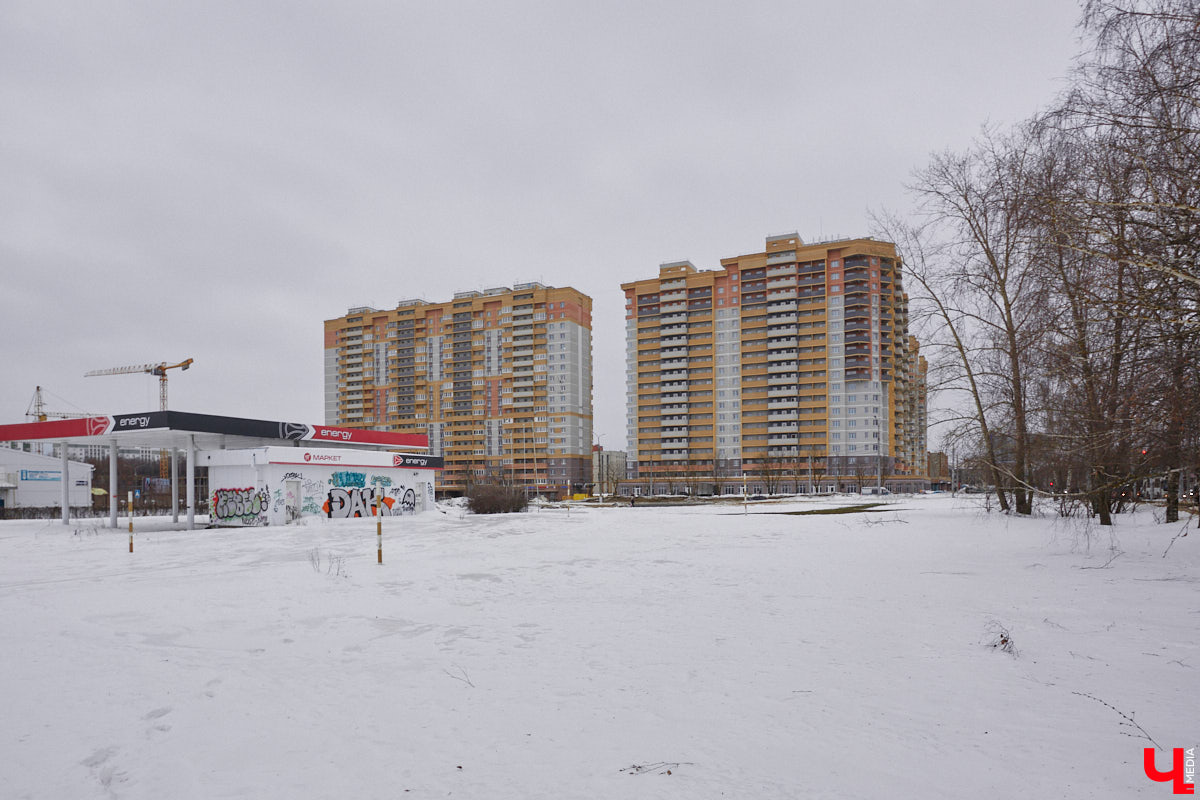 Люди устроены таким образом, что всегда чего-нибудь ждут. Например, открытия объектов, которые, к сожалению, иногда превращаются в долгострои, а то и вовсе остаются лишь на бумаге. Сегодня речь пойдет о трех из них.