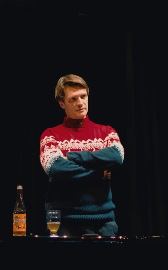 Зимой всегда хочется провести время в уюте и тепле, но не хочется сидеть дома. Именно поэтому в суздальском экоотеле «Горячие ключи» организована «Театральная гостиная». Это авторский проект экоотеля, включающий в себя цикл необычных спектаклей. Но здесь можно не только наблюдать интереснейшие постановки с участием любимых владимирских артистов! Подробности — в материале.