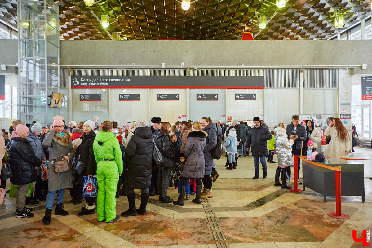30 января во Владимире прошло заседание, участники которого вновь обсудили новый проект реконструкции железнодорожного вокзала и привокзальной площади. Дискуссии этот вопрос вызвал довольно бурные. По итогу проект общественники поддержали, но не все. Даём слово градозащитнице, которая подробно разъяснила, что с ним не так.