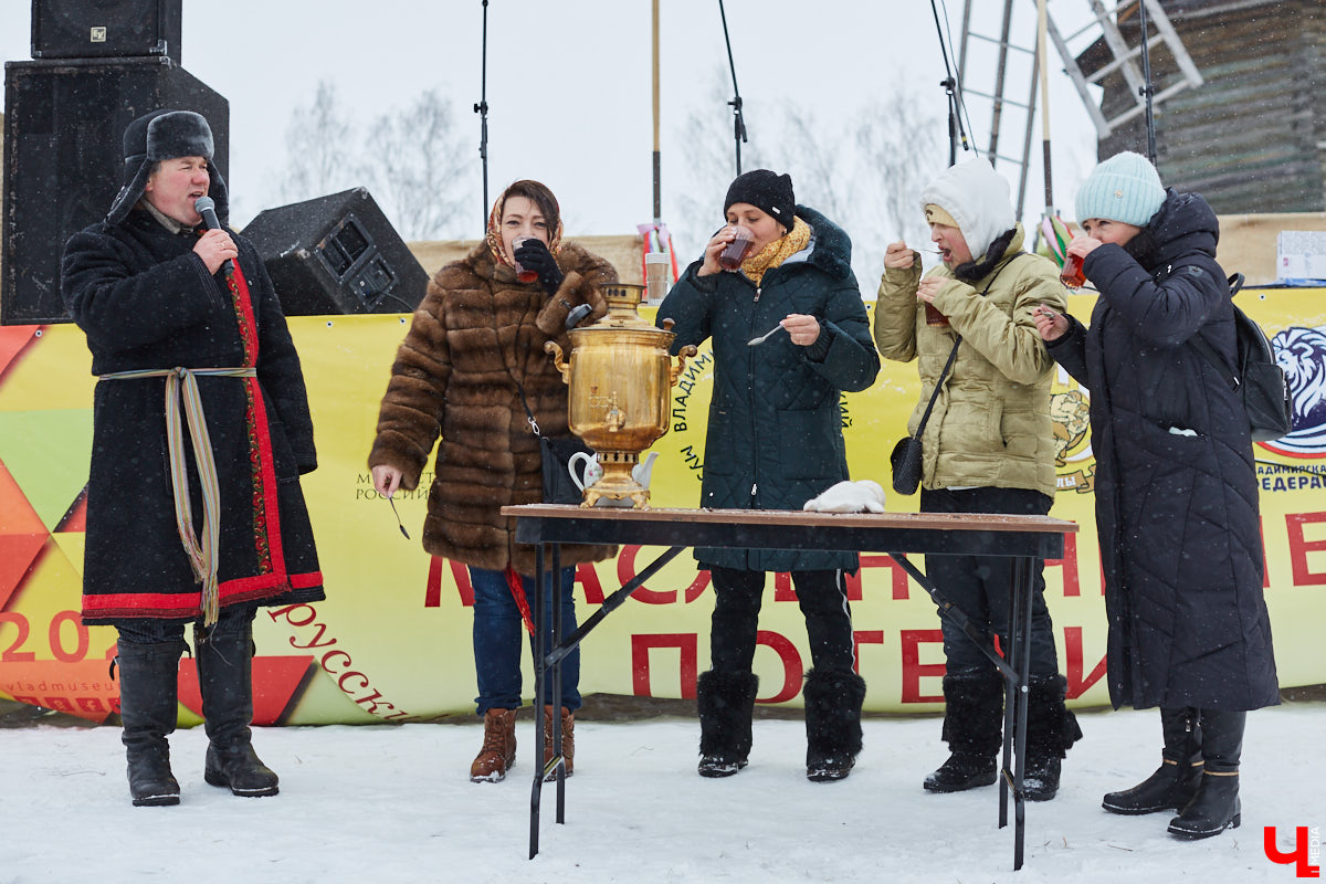 В Суздале на Кремлёвской улице всегда благодать. В новогодние каникулы мы любовались «Аллеей ёлок», но скоро на смену зелёным красавицам придут креативные чучела. После чего в городе-музее закатят настоящий праздник! Все подробности – в нашей статье.