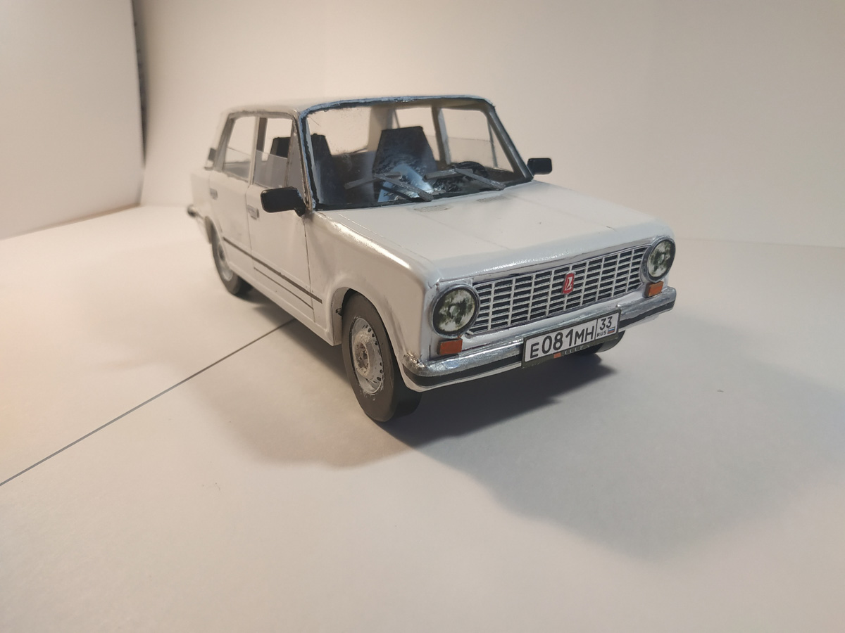 17-летний школьник из Гусь-Хрустального собирает модели автобусов и автомобилей. В его коллекции уже больше 10 экземпляров. И это только начало. В будущем молодой человек хочет работать на заводе и делать транспорт в масштабе 1:1.