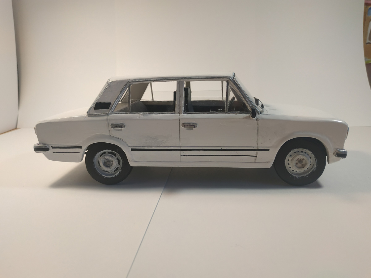 17-летний школьник из Гусь-Хрустального собирает модели автобусов и автомобилей. В его коллекции уже больше 10 экземпляров. И это только начало. В будущем молодой человек хочет работать на заводе и делать транспорт в масштабе 1:1.