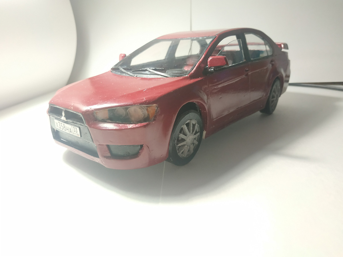 17-летний школьник из Гусь-Хрустального собирает модели автобусов и автомобилей. В его коллекции уже больше 10 экземпляров. И это только начало. В будущем молодой человек хочет работать на заводе и делать транспорт в масштабе 1:1.