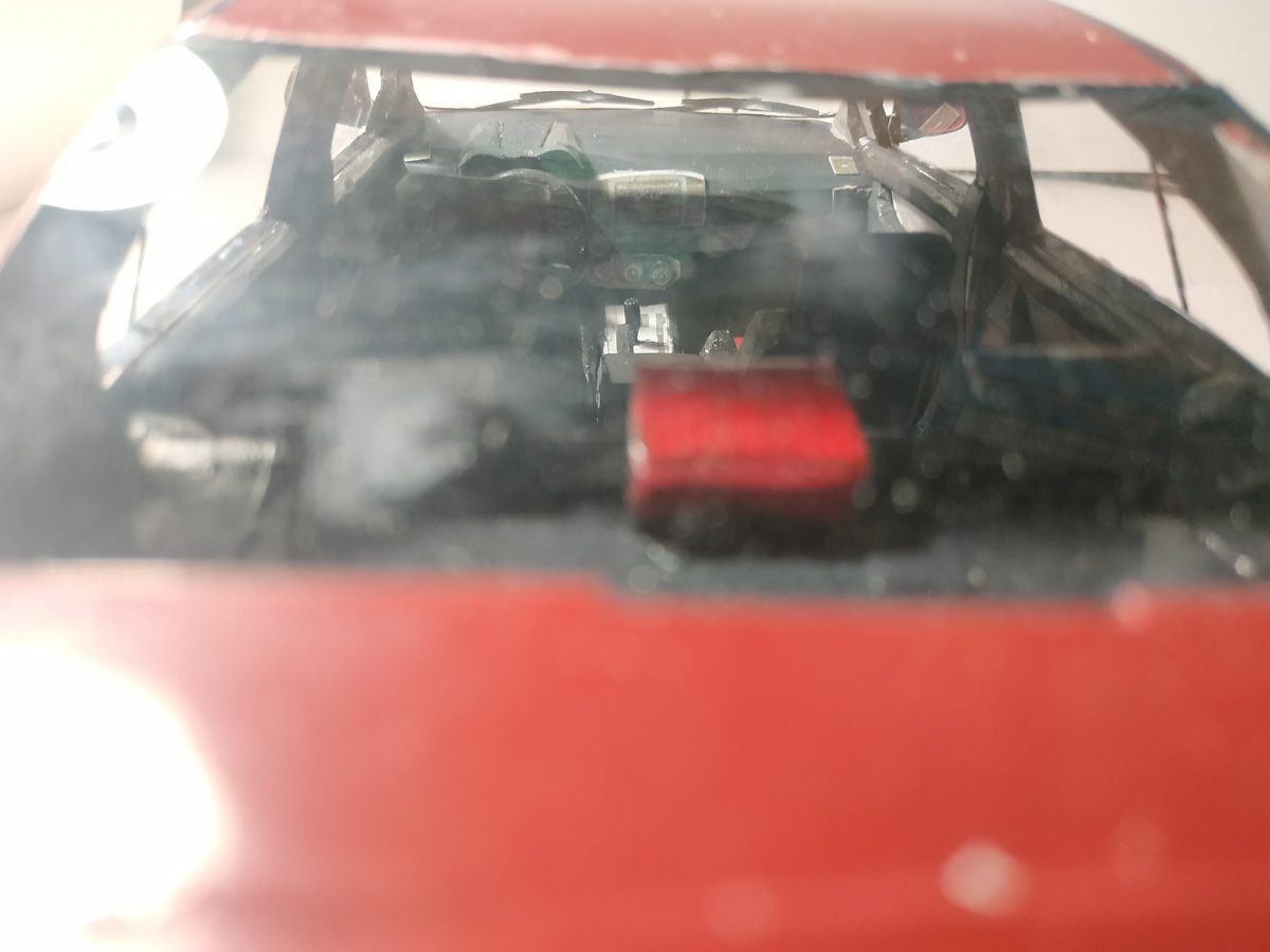 17-летний школьник из Гусь-Хрустального собирает модели автобусов и автомобилей. В его коллекции уже больше 10 экземпляров. И это только начало. В будущем молодой человек хочет работать на заводе и делать транспорт в масштабе 1:1.