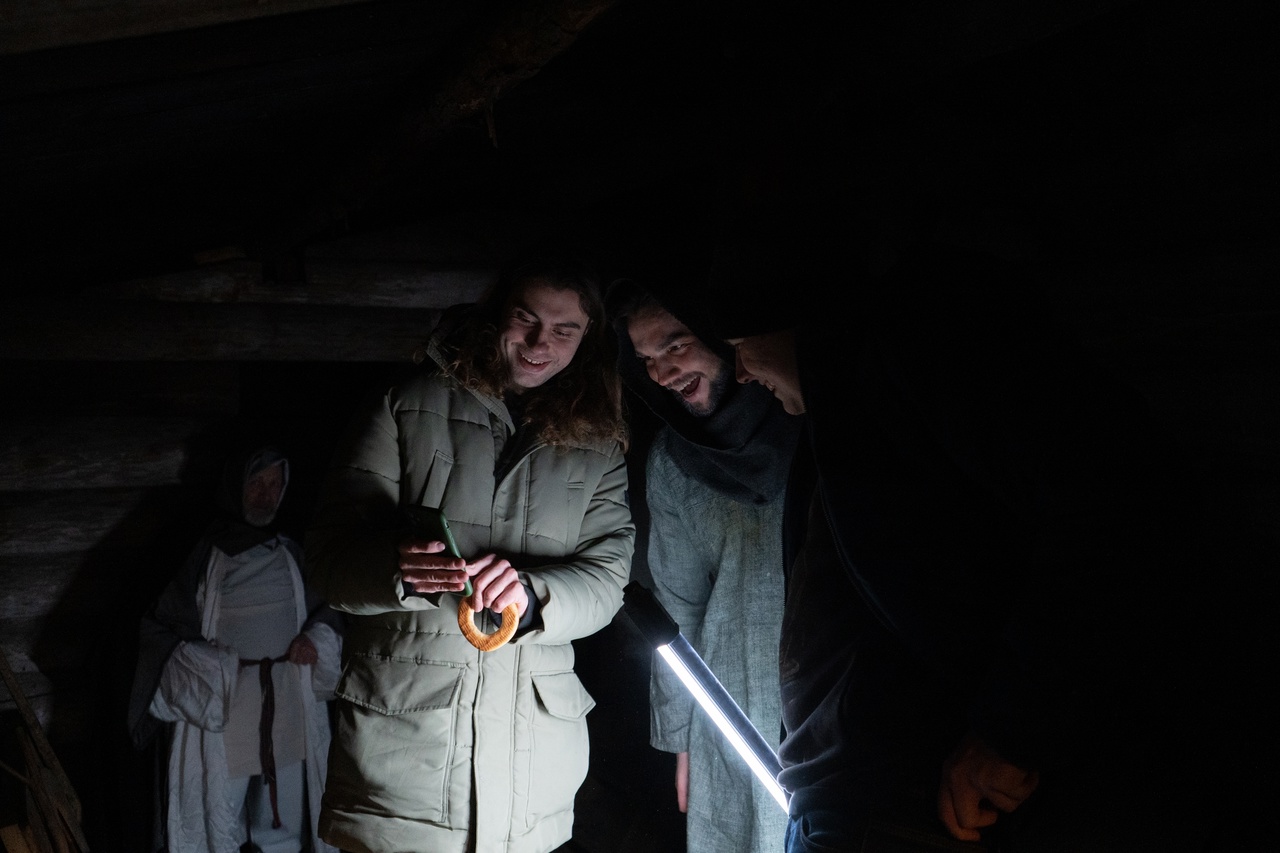 Мини-сериал про былинного богатыря Илью Муромца планирует снять команда из Екатеринбурга. Выпускники школы кино Свердловской киностудии создали тизер для краудфандинговой платформы и открыли сбор средств для съемок. Ребята решили рассказать о герое из Мурома в жанре магического реализма. «Ключ-Медиа» связался с продюсером проекта и узнал подробности.