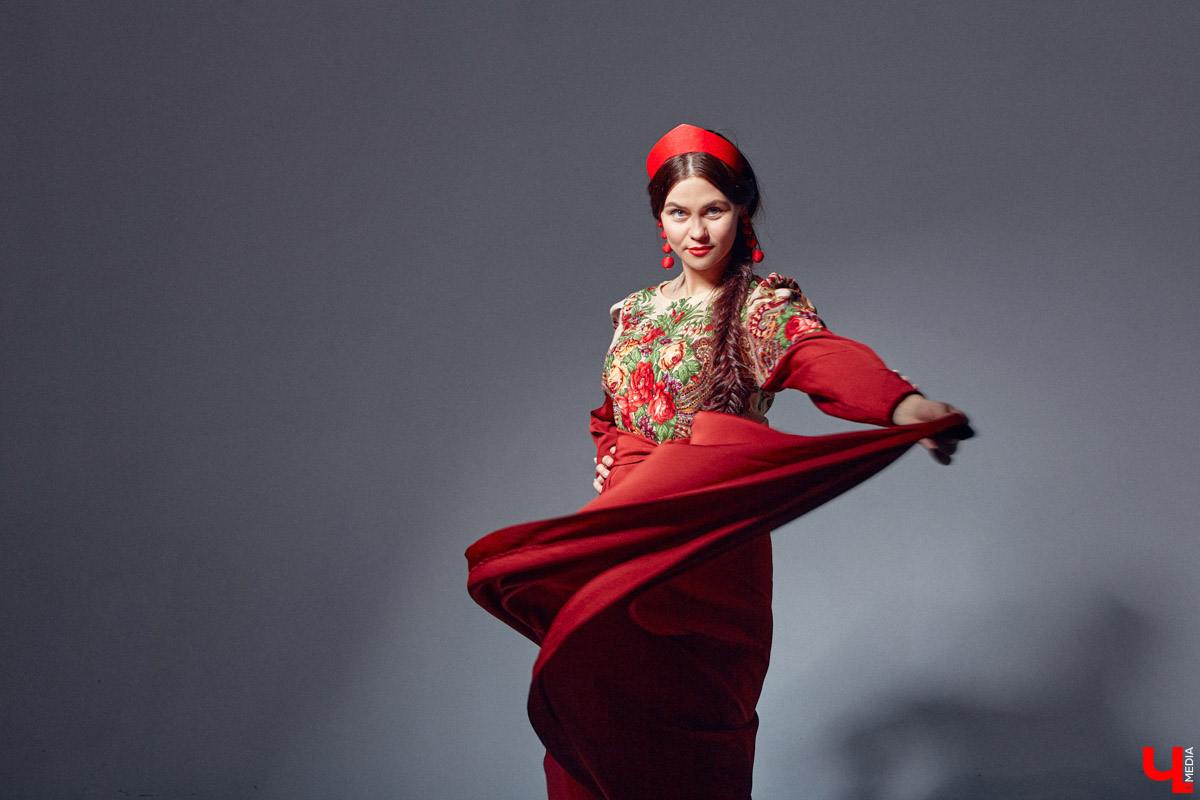 Своим примером Таис Карелина доказывает, что смешение современных трендов с народными мотивами — это просто «вау»! Платья в пол, обрядовые рубахи, исконно русские пояса, кокошники на выбор. О своём удивительном гардеробе, элементы которого можно и нужно создавать своими руками, этно-спикер рассказала «Ключ-Медиа».