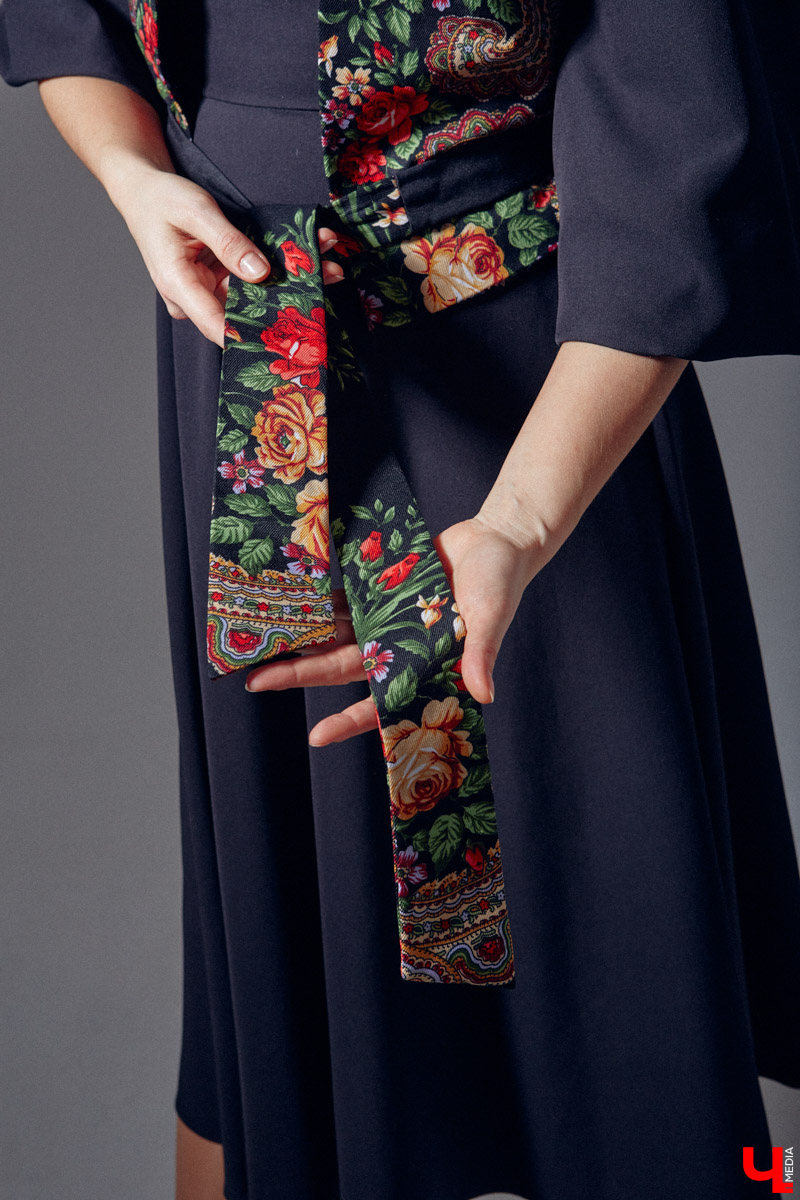 Своим примером Таис Карелина доказывает, что смешение современных трендов с народными мотивами — это просто «вау»! Платья в пол, обрядовые рубахи, исконно русские пояса, кокошники на выбор. О своём удивительном гардеробе, элементы которого можно и нужно создавать своими руками, этно-спикер рассказала «Ключ-Медиа».