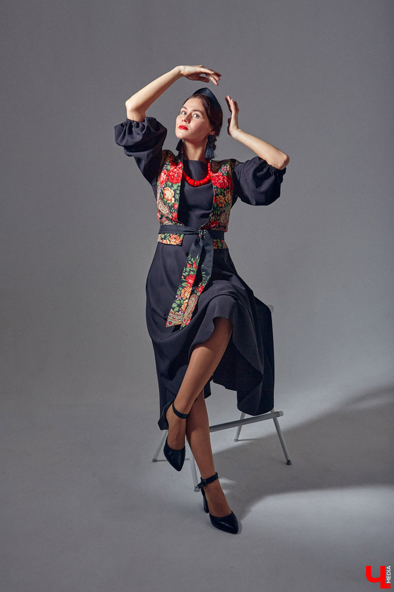 Своим примером Таис Карелина доказывает, что смешение современных трендов с народными мотивами — это просто «вау»! Платья в пол, обрядовые рубахи, исконно русские пояса, кокошники на выбор. О своём удивительном гардеробе, элементы которого можно и нужно создавать своими руками, этно-спикер рассказала «Ключ-Медиа».