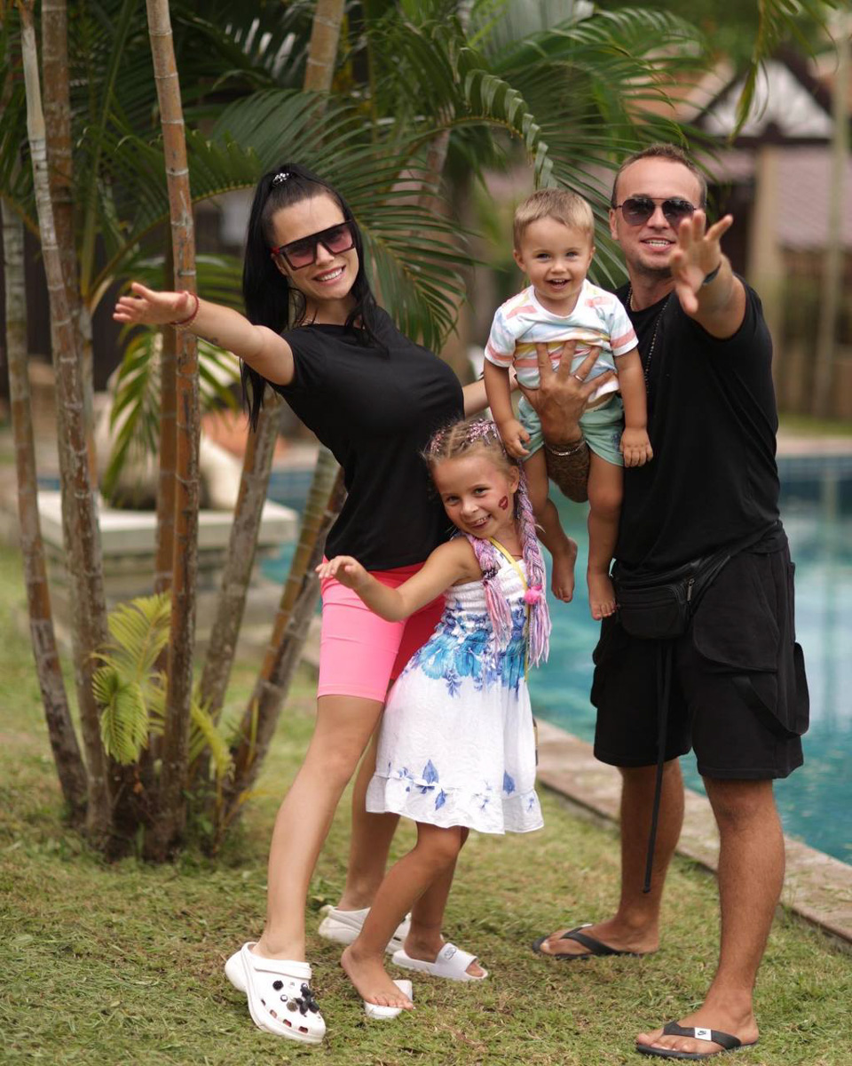 Для того чтобы получить новый опыт и второе гражданство, своего третьего ребёнка владимирская бизнесвумен Кристина Наливкина решила рожать в Аргентине. Оказывается, эта страна очень популярна у будущих мам. Почему? Об этом мы подробно расспросили готовящуюся к перелёту Кристину.